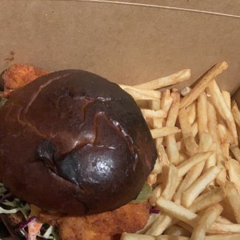Flippin' Birds - Chicken sandwich BURNT - Chicken Shop Near Me - Los Angeles, California