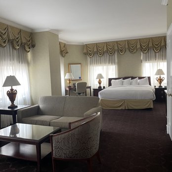 The Drake - Hotels Near Me - Chicago, Illinois