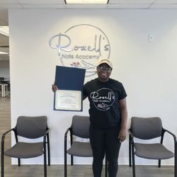 Rozell’s Nails Academy 