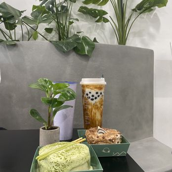 Feng Cha - Taro breeze, dirty crème brûlée, matcha cake, tiramisu cake - Bubble Tea Near Me - Riverside, California