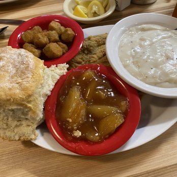 Farmhouse Restaurant - American Near Me - Branson, Missouri