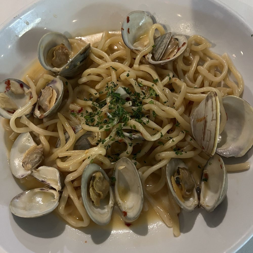 LaRosa's - Vongole - Italian Near Me - Andover, Massachusetts LaRosa's - Vongole - Italian Near Me - Andover, Massachusetts