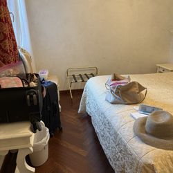 Hotel Carlton on the Grand Canal - Barely room to walk