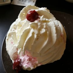 Restaurant Le 14, Les Couleurs du Temps - Pavlova à la cerise