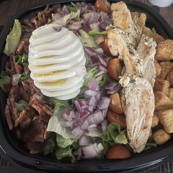Black Bear Diner Palmdale - Crispy Chicken Cobb Salad (1060-1560 cals.) with grilled chicken - Diners Near Me - Palmdale, California Black Bear Diner Palmdale - Crispy Chicken Cobb Salad (1060-1560 cals.) with grilled chicken - Diners Near Me - Palmdale, California