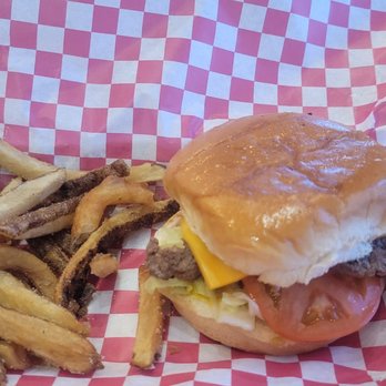 Daves Burger Barn - Cheeseburger kids meal  Taken 1.27.23 - Burgers Near Me - Waco, Texas
