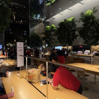 Apple Beverly Center - Computers Near Me - Los Angeles, California Apple Beverly Center - Computers Near Me - Los Angeles, California