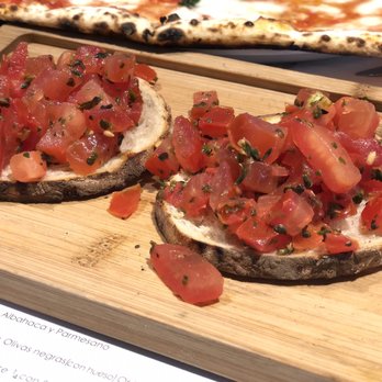Nap - Bruschetta with fresh tomatoes - Pizza Near Me - Barcelona, B Nap - Bruschetta with fresh tomatoes - Pizza Near Me - Barcelona, B