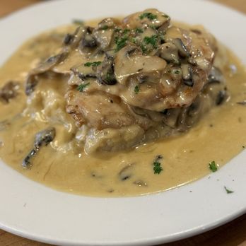 Brick 29 - Pan seared chicken with buttery mash potatoes and a mushroom gravy - New American Near Me - Nampa, Idaho Brick 29 - Pan seared chicken with buttery mash potatoes and a mushroom gravy - New American Near Me - Nampa, Idaho