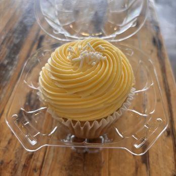 Sunflower Bakehouse - Lemon curd cupcake - Vegan Near Me - Nashville, Tennessee