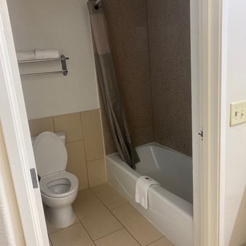Motel 6 - Very clean restroom - Hotels Near Me - Tyler, Texas Motel 6 - Very clean restroom - Hotels Near Me - Tyler, Texas