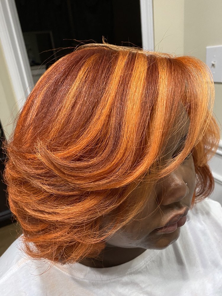Aleydas Organic Dominican hair salon Logo