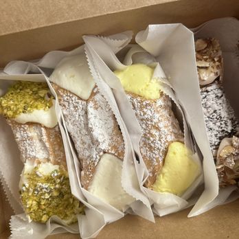 Mike's Pastry - Pistachio Cannoli, Ricotta Cannoli, lemoncello Cannoli, Amaretto Cannoli - Bakeries Near Me - Boston, Massachusetts Mike's Pastry - Pistachio Cannoli, Ricotta Cannoli, lemoncello Cannoli, Amaretto Cannoli - Bakeries Near Me - Boston, Massachusetts