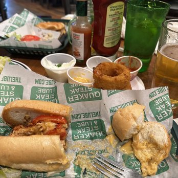 Quaker Steak & Lube - Black & tan - Chicken Wings Near Me - Sevierville, Tennessee Quaker Steak & Lube - Black & tan - Chicken Wings Near Me - Sevierville, Tennessee