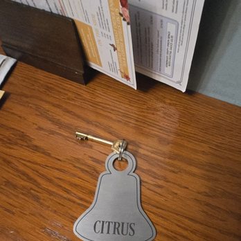 Fitzrovia Belle - The 1920's style room key - Gastropubs Near Me - London, XGL