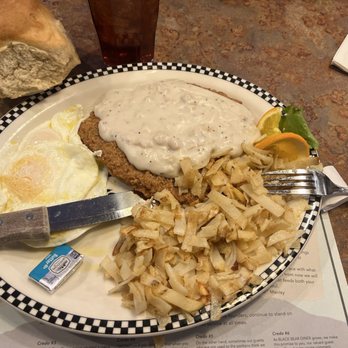 Black Bear Diner Morris - Country fried steak, two eggs over easy and the best hashbrowns I've ever tasted - Diners Near Me - Morris, Illinois