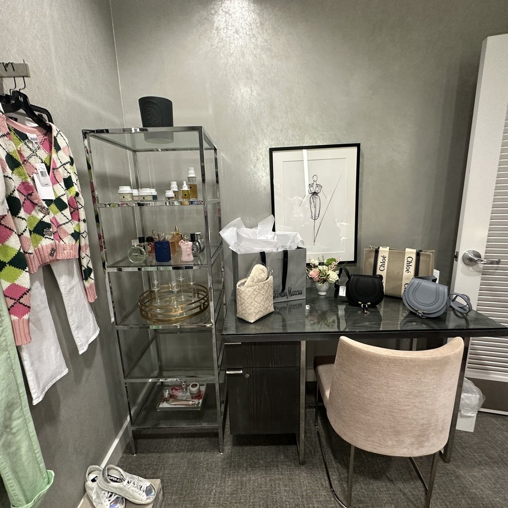 Set up dressing room for my wish kid! Set up dressing room for my wish kid!