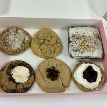 Crumbl - Mandarin - Iced Oatmeal, Milk Chocolate Chip, Pumpkin Square, S'Mores Brownie, Peanut Butter Blossom & Berries & Cream - Bakeries Near Me - Jacksonville, Florida