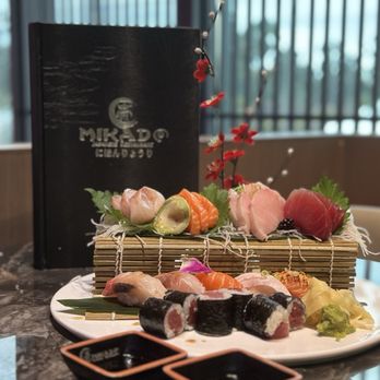 Mikado Sushi - Sashimi + Nigiri + Spicy Tuna Roll - Sushi Bars Near Me - CHAMPIONS GT, Florida