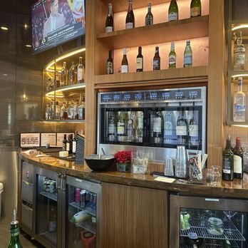 Delta Sky Club - Bar - Airport Lounges Near Me - Austin, Texas Delta Sky Club - Bar - Airport Lounges Near Me - Austin, Texas