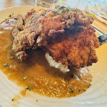Kove Kitchen - Buttermilk marinade chicken with mashed potatoes - Burgers Near Me - Richmond, British Columbia Kove Kitchen - Buttermilk marinade chicken with mashed potatoes - Burgers Near Me - Richmond, British Columbia