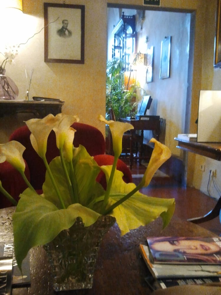 HOTEL LOGGIATO DEI SERVITI Piazza della