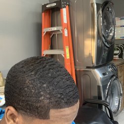 Lucky's Barber Shop