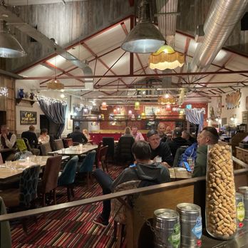Tap & kitchen - Inside dining room - Wine Bars Near Me - Oundle, NTH