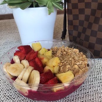 Squeeze Juicery - Barbie girl smoothie bowl - Juice Bars & Smoothies Near Me - Williamsville, New York