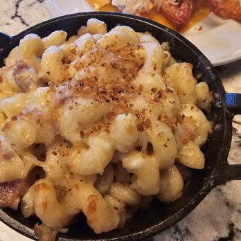 Rustic Root - Bacon mac and cheese.... Dry and not the right amount of cheddar cheese. Again with a small cast iron pan. - New American Near Me - Solana Beach, California Rustic Root - Bacon mac and cheese.... Dry and not the right amount of cheddar cheese. Again with a small cast iron pan. - New American Near Me - Solana Beach, California