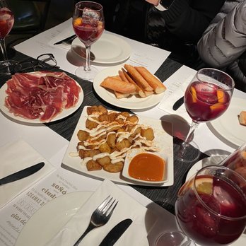 Ciutat Comtal - Jamon Iberico with bread and patatas bravas - Tapas Bars Near Me - Barcelona, B