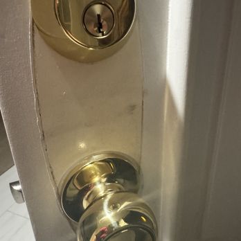 B&A Locksmith 24/7 - Price gouging for this poor work - Keys & Locksmiths Near Me - Los Angeles, California B&A Locksmith 24/7 - Price gouging for this poor work - Keys & Locksmiths Near Me - Los Angeles, California
