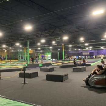 Get Air - Kinda empty with 1 employee walking around looking at her nails. - Trampoline Parks Near Me - Pomona, California Get Air - Kinda empty with 1 employee walking around looking at her nails. - Trampoline Parks Near Me - Pomona, California