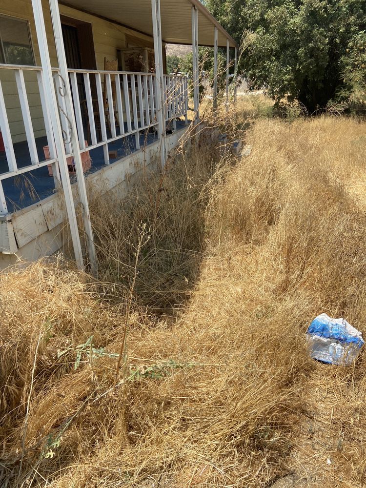 Slide of Bobs Weed Abatement Hemet