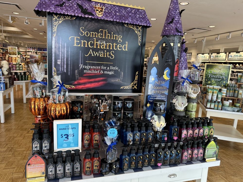 BATH & BODY WORKS Updated September 2024 13 Photos & 10 Reviews