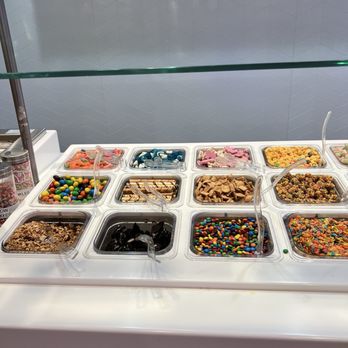 Yogurtland - Toppings selection - Ice Cream & Frozen Yogurt Near Me - Hayward, California Yogurtland - Toppings selection - Ice Cream & Frozen Yogurt Near Me - Hayward, California