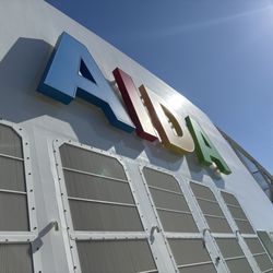Cruise Center Steinwerder - Aidanova