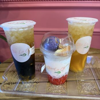 Che La Ca - L to R: passion fruit jasmine tea with grass jelly, halo halo dessert, peach lemongrass - Desserts Near Me - Houston, Texas Che La Ca - L to R: passion fruit jasmine tea with grass jelly, halo halo dessert, peach lemongrass - Desserts Near Me - Houston, Texas