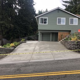 1300 sf Driveway