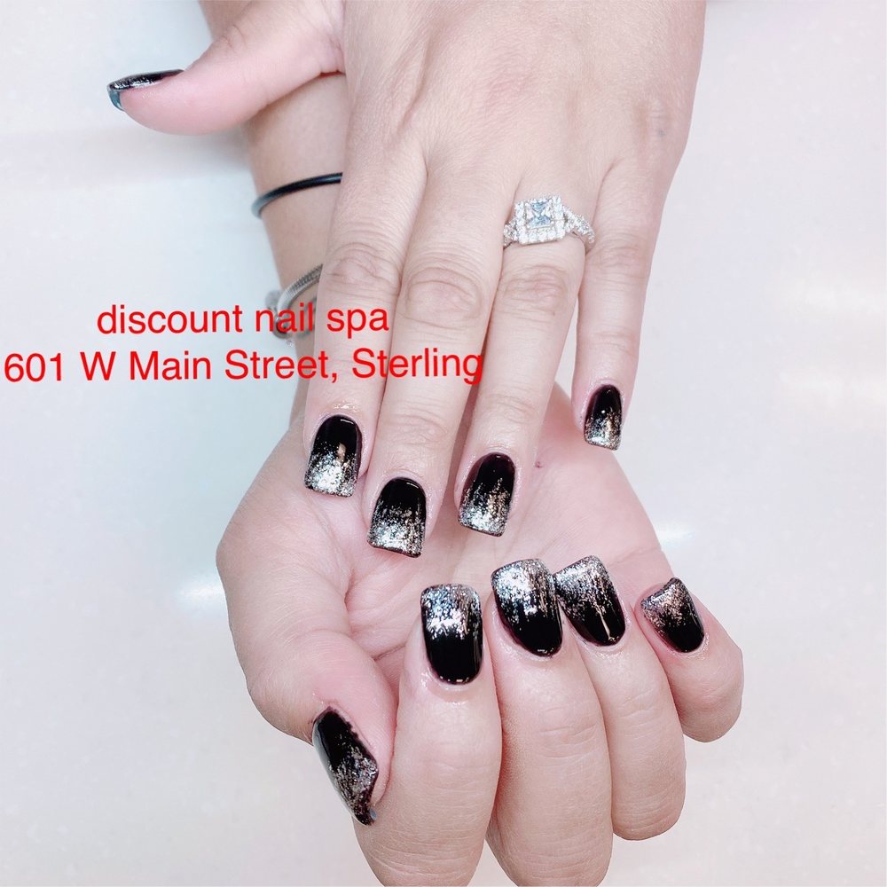 Discount Nails & Spa Logo