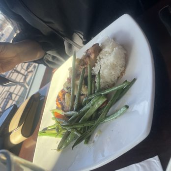Marina Grill - Jerk chicken and green beans - American Near Me - Wilmington, North Carolina