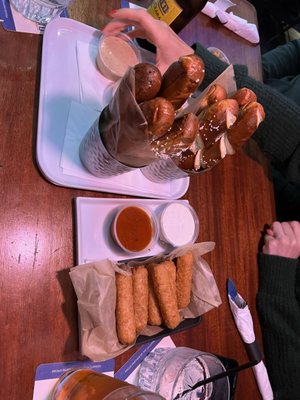 Q's Billiard Club & Restaurant by null