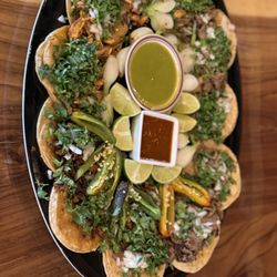 Los Mariachis Mexican Grill