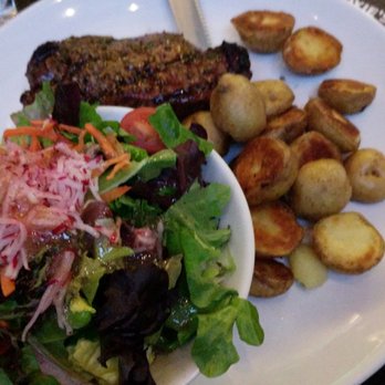 Moxies Vaughan Colossus Restaurant - Surprisingly decent steak, with   very forgettable sides of potatoes and salad - Canadian (New) Near Me - Woodbridge, Ontario