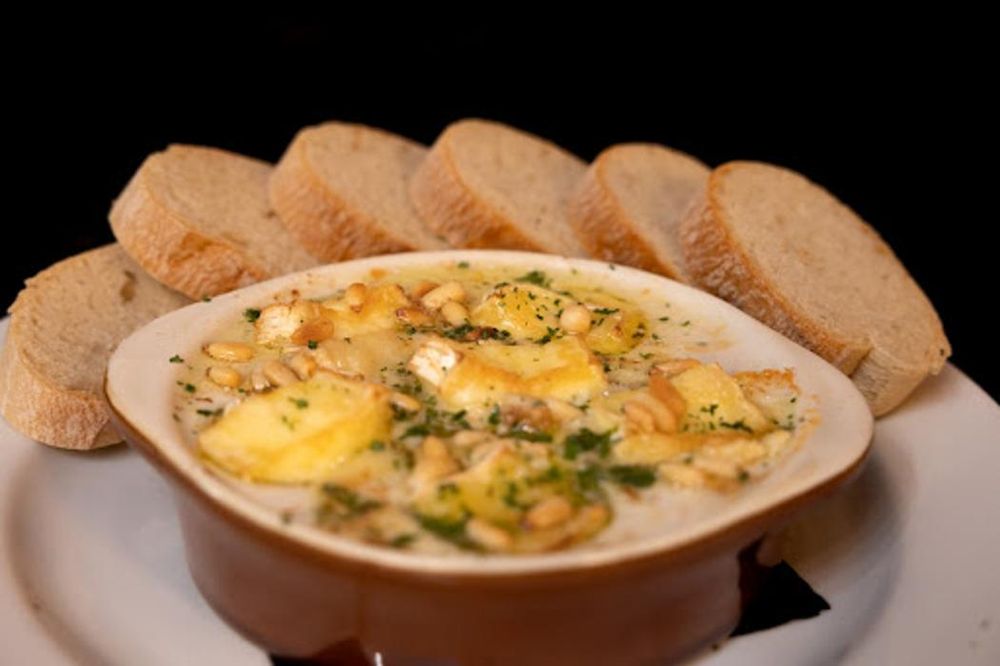 Grassroots Garden Lounge Logo