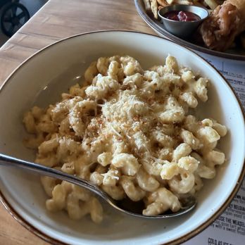 Viewpoint Brewing - Mac and cheese - Breweries Near Me - Del Mar, California Viewpoint Brewing - Mac and cheese - Breweries Near Me - Del Mar, California