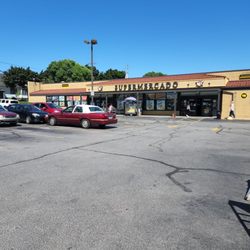 El Rey Plaza
