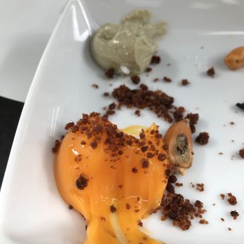 O Surf & Turf - Complimentary flatbread, egg yolk, and nori mayo.  Egg yolk was amazing. - Portuguese Near Me - Lisbon, 11