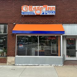 Cottage Inn Pizza - Front of store