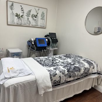 Nova Aesthetic Studio - Clean and nice - Day Spas Near Me - Lake Forest, California